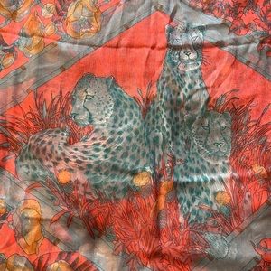 2-4-1 Large Scarf. Big cat, bird, butterfly, 🌸,🧣